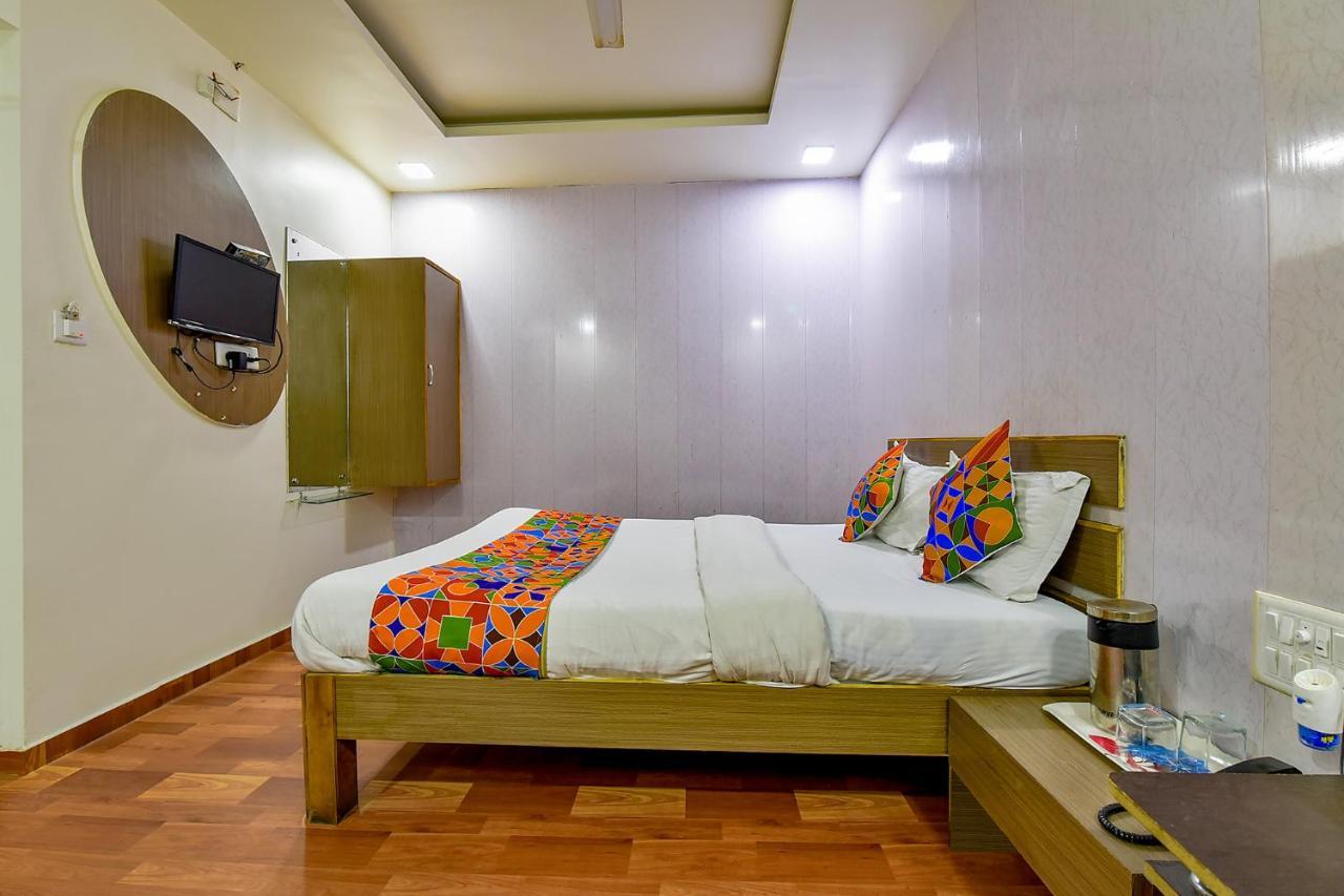Fabexpress Relax Inn - Prahlad Nagar Sarkhej Exteriör bild